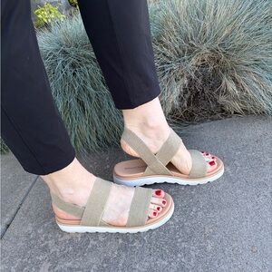 Donald J. Pliner Louis Linen Elastic Platform Sandals Low Wedge Tan size 10